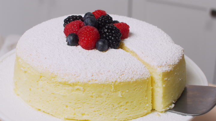 Fluffy Jiggly Japanese Cheesecake