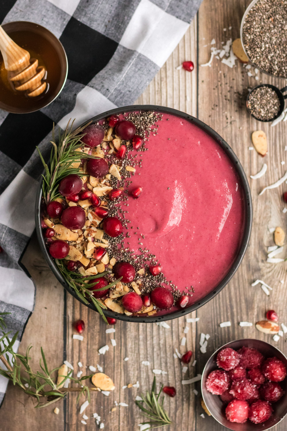 CRANBERRY SMOOTHIE BOWL