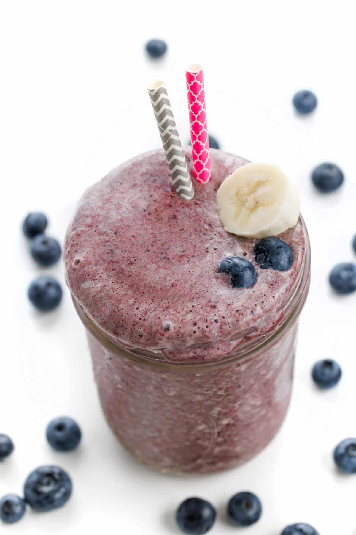 HIGH PROTEIN BLUEBERRY KALE SMOOTHIE
