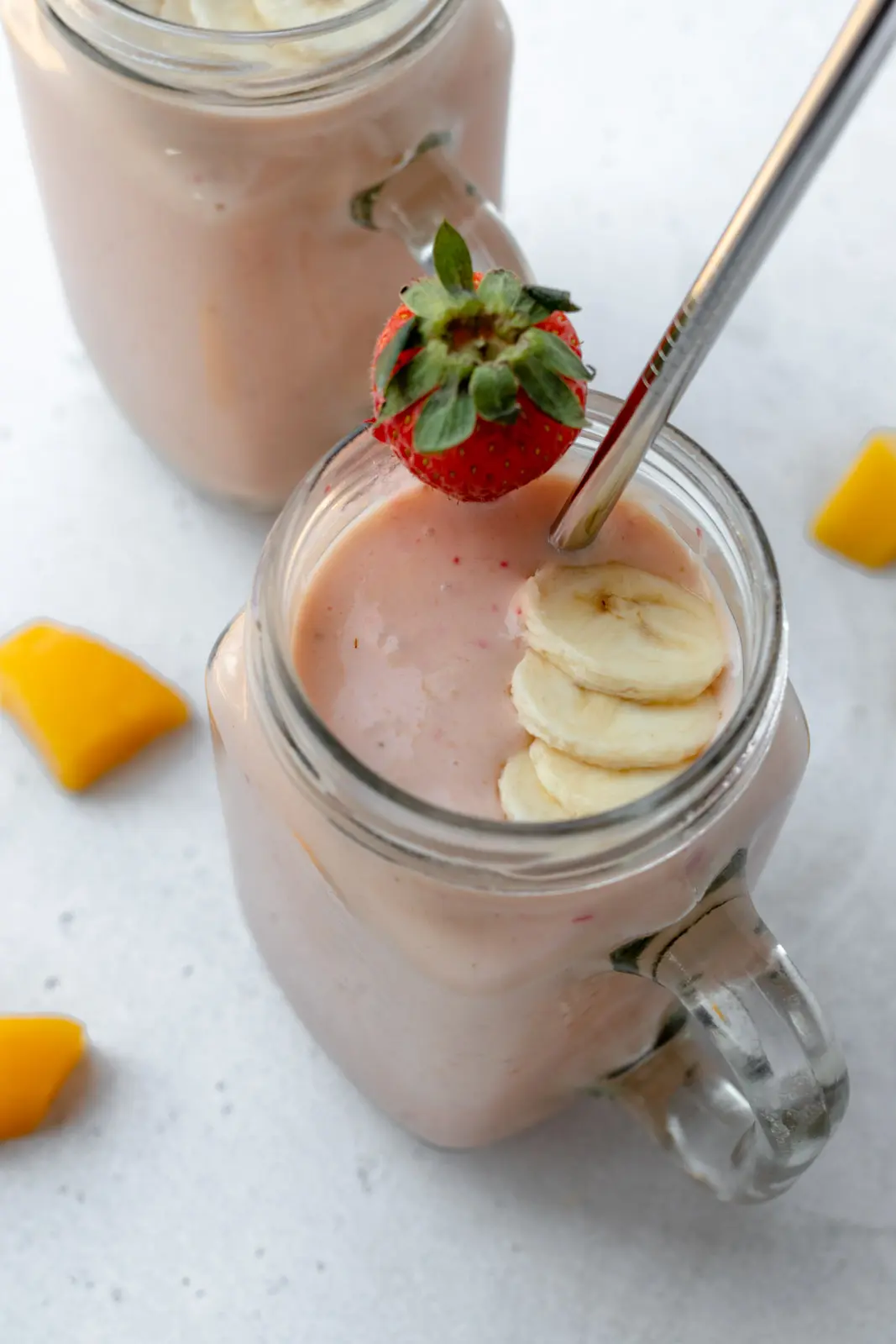 MANGO STRAWBERRY BANANA SMOOTHIE