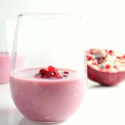 POMEGRANATE BANANA SMOOTHIE