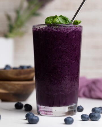 Easy Spinach Blueberry Smoothie
