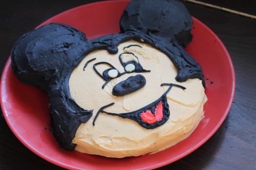 Mickey Mouse cake without a special pan
