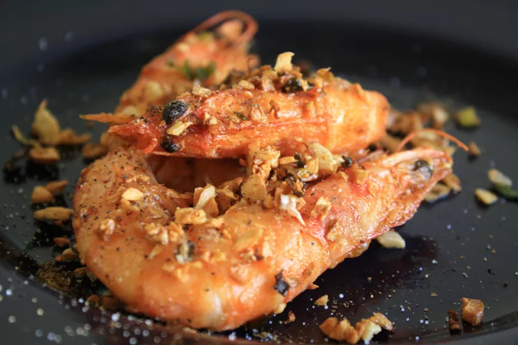 Chinese-Style Deep-Fried Salty Shrimp Recipe