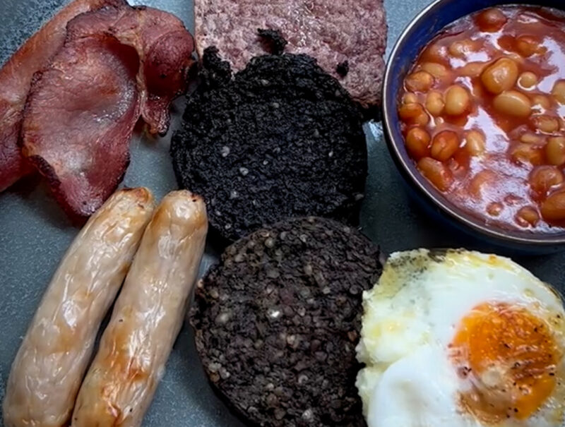 Full breakfast in the air fryer
