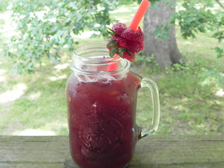 Instant Pot Strawberry Iced Tea