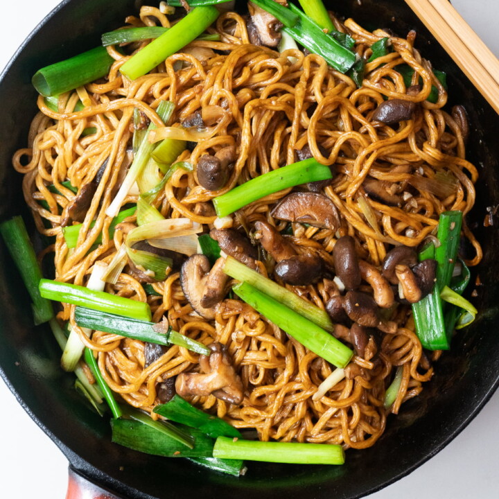 Yi Mein (Longevity Noodles)