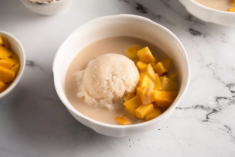 Thai Mango Sticky Rice Dessert 