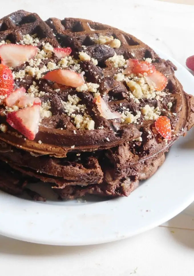 Chocolate Waffle with strawberries and walnut