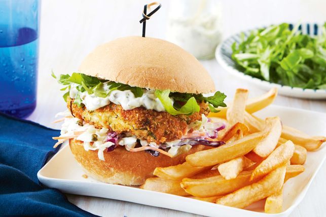 Fish burgers with tartare sauce
