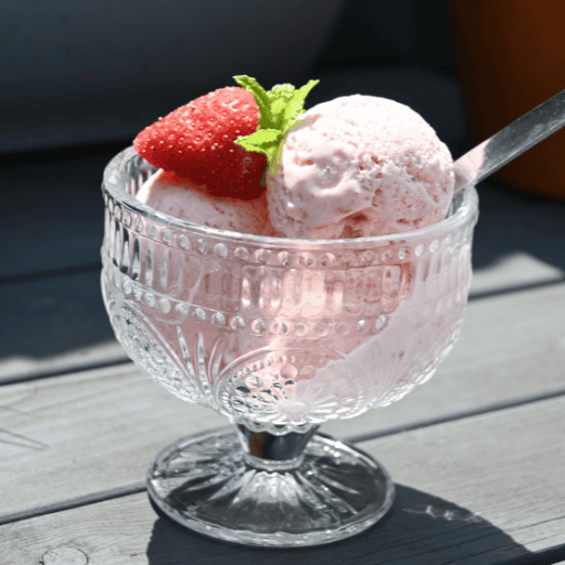 Homemade strawberry Ice Cream