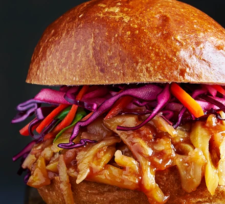 Vegan pulled jackfruit burger